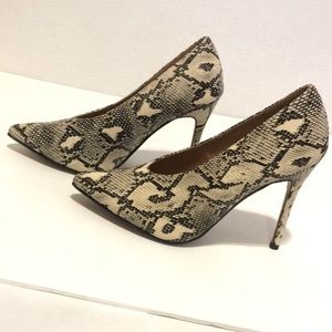 Snake skin pattern Extreme Comfort heels